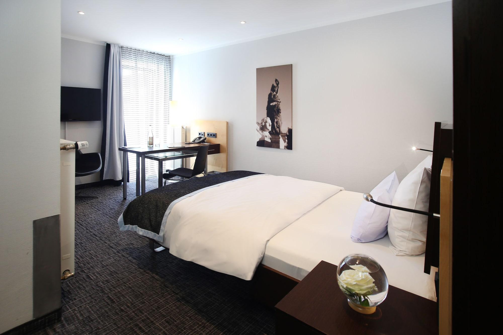ชิลเลอร์ 5 โฮเทล แอนด์ บอร์ดดิ้งเฮาส์ Hotel มิวนิก ภายนอก รูปภาพ